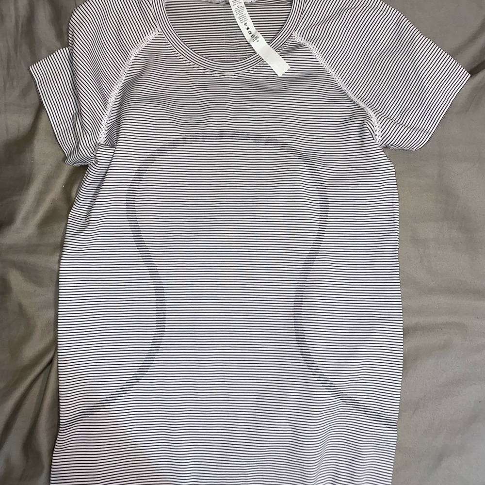 new lululemon size 6 swiftly tech 2.0 shirt